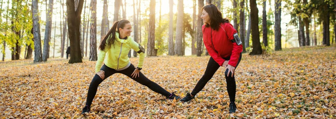 Yoga-Walking Gruppe mit Claudia Gehricke zur Förderung von Fitness und Gesundheit im Boniburger Wald Münster.